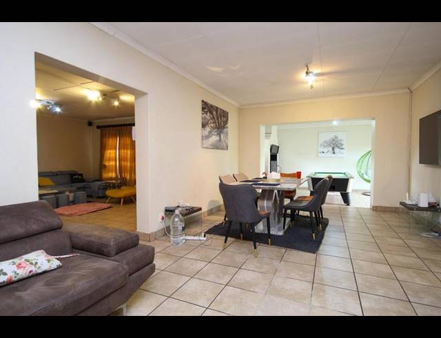 3 BEDROOM TOWNHOUSE FOR SALE IN THATCHFIELD